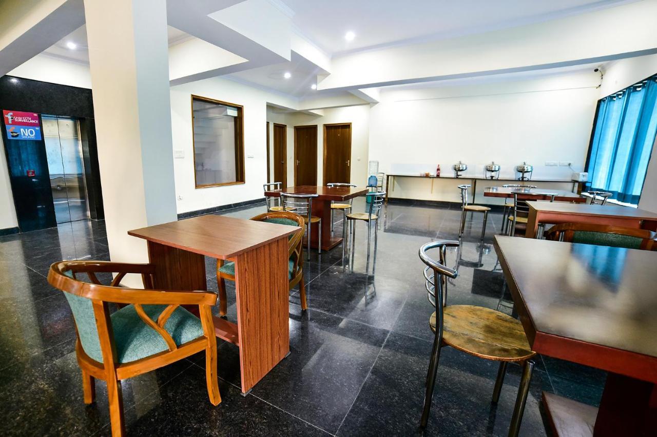 Fabhotel Merriment Νόιντα Εξωτερικό φωτογραφία